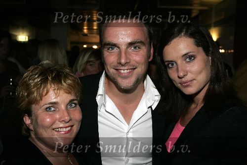 Den Haag 18 september 2005
Premiere Caveman van Winston Post.
Jeroen Post met zus en Aukje v Ginneken