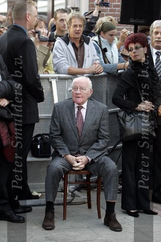 Amsterdam 23 september 2005
Onthulling beeld van Andre Hazes op zijn eerste sterfdag.
Johnny Kraaykamp sr