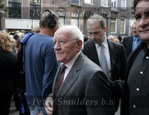 Amsterdam 23 september 2005
Onthulling beeld van Andre Hazes op zijn eerste sterfdag.
Johnny Kraaykamp sr
