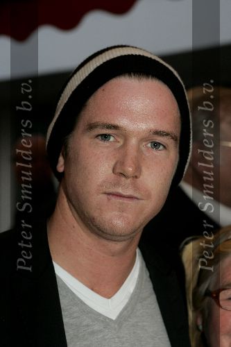 Utrecht 28 september 2005
Openingsavond van het 25e filmfestival met film Leef.
Johnny de Mol met muts