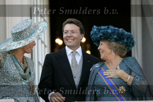 Den Haag 20 september 2005
Prinsjesdag 2005
Koningin Beatrix Maxima met Prinses laurentien en Prins Constantijn Prinses