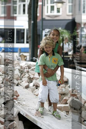 Amsterdam 6 september 2005
Maxim en Joelle Gullit  op cornelis schuytstraat