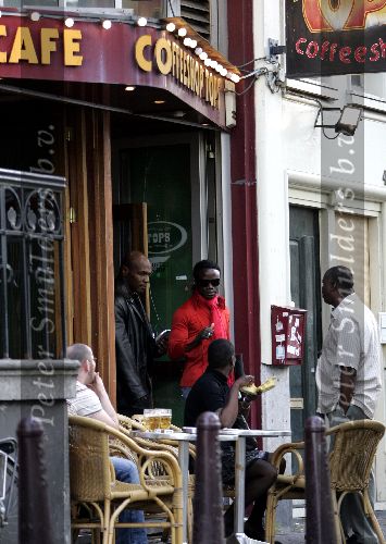 Amsterdam 20 september 2005
Mike Tyson in Amsterdam samen met Regilio Tuur komend uit een coffeeshop