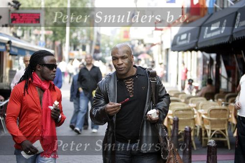 Amsterdam 20 september 2005
Mike Tyson in Amsterdam samen met Regilio Tuur.