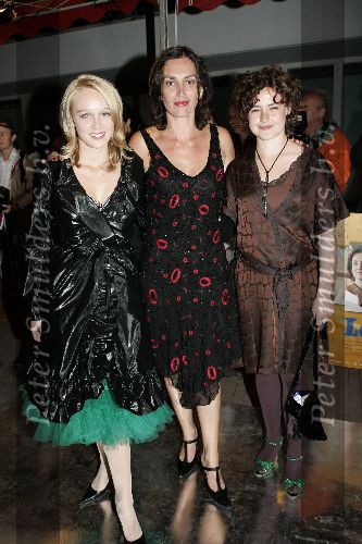Utrecht 28 september 2005
Openingsavond van het 25e filmfestival met film Leef.
cast leef met Monic Hendrickx  (m)