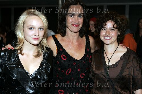 Utrecht 28 september 2005
Openingsavond van het 25e filmfestival met film Leef.
  Monic Hendrickx(m)