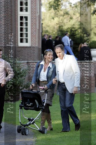 Wassenaar 18 september 2005
Trouwerij Roelof Hemmen en Marjon v Rijn.
Peter v d Maat met vrouw en baby