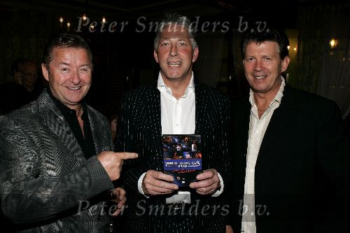 Volendam 29 september 2005
Presentatie dvd de cats in hotel spaander.
Zanger cats Piet Veerman met Jack Veerman en Jan Keizer