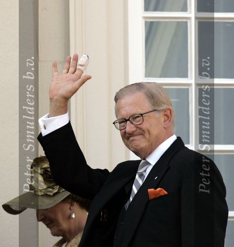 Den Haag 20 september 2005
Prinsjesdag 2005 
Pieter v Vollenhoven (met vinger in gips) op balkon