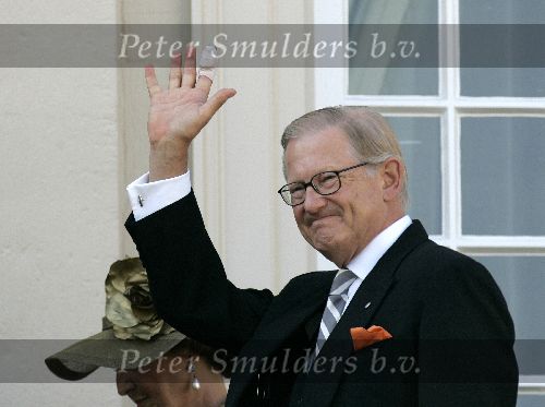 Den Haag 20 september 2005
Prinsjesdag 2005 
Pieter v Vollenhoven (met vinger in gips) op balkon