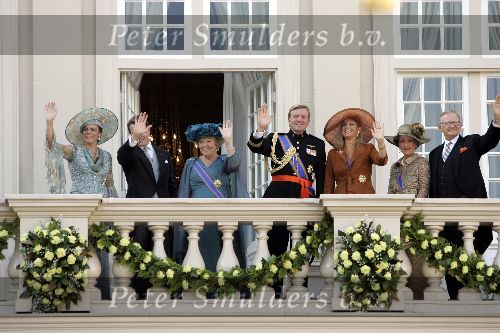 Den Haag 20 september 2005
Prinsjesdag 2005
 Koningin Beatrix Maxima Prins Willem Alexander Prinses laurentien Prins Constantijn Prinses Margriet en Pieter v Vollenhoven (met vinger in gips) op balkon