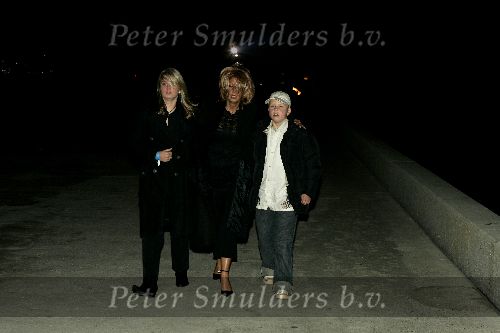 Hoek v Holland 23 september 2005
 vuurpijl Andre Hazes op strand v Hoek v Holland.
Rachel met Andre en Roxanne