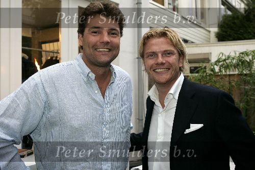 Amsterdam 10 september 2005
Feestje van Suit supply en Ralph de Vries . Ossehaasparty.
Reinout Oerlemans en Bastiaan Ragas.