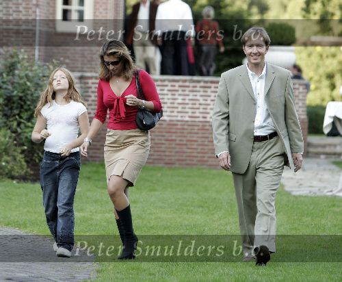 Wassenaar 18 september 2005
Trouwerij Roelof Hemmen en Marjon v Rijn.
Sacha de Boer met Rick Nieman en zijn dochter