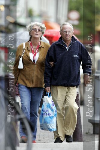Amsterdam 16 september 2005
Rijk de Gooyer boodschappen doen met zijn vriendin Nel.
