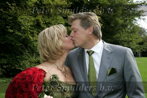 Wassenaar 18 september 2005
Trouwerij Roelof Hemmen en Marjon v Rijn.
kussend
