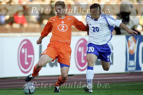 helsinki 8 Juni 2005 finland - nederland 0-4 theo lucius die later met een gebroken kuitbeen van het veld werd gedragen.