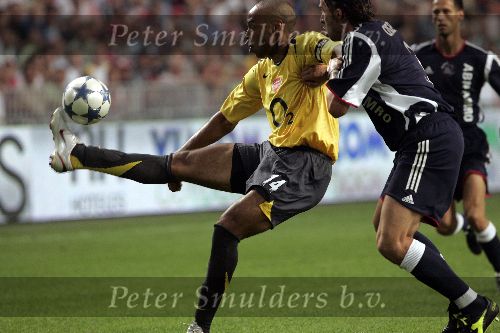 Amsterdam 27 juli 2005
Ajax-Arsenal 0-1 tijdens amsterdam tournament.
Thierry Henry en Grygera