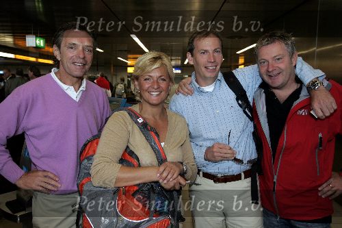 Schiphol 19 september 2005
Caroline Tensen vertrekt naar kilimajaro met 3 heren Hans Robert en Titus Kramer.
