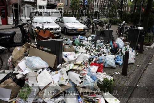 Amsterdam 21  augustus 2005
Vuilnis in Amsterdam
Staking vuilnismannen