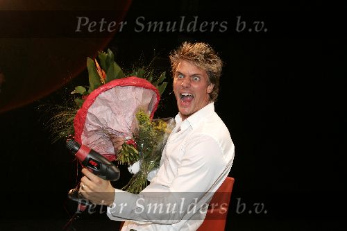 Den Haag 18 september 2005
Premiere Caveman van Winston Post.
Winston op podium