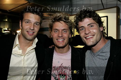 Den Haag 18 september 2005
Premiere Caveman van Winston Post.
Bas Muijs en Koertjan de Bruijn