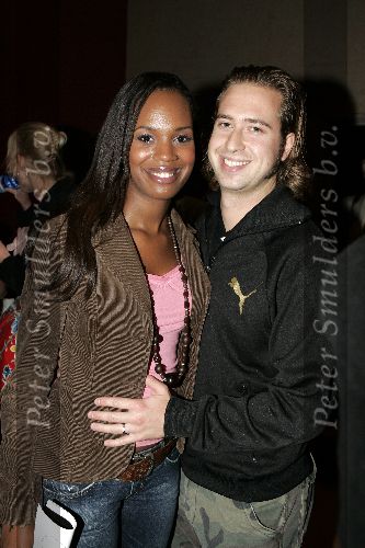 Amsterdam 16 september 2005
Premiere Aram v d Rest en Josine v Dalsum.
 Yasmine Sendar zwanger met man