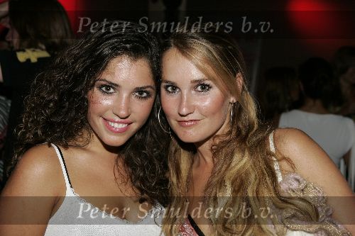 Amsterdam 4 september 2005
Presentatie Braun staafmixer.
Yolanthe Cabau v Kasbergen en Peggy Vryens