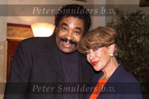 HILVERSUM 20 september 2001
Uitreiking cd New Diamonds in Gooiland
Georges Mc Crae en Anneke Gronloh.
