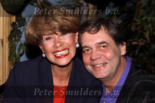HILVERSUM 20 september 2001
Uitreiking cd New Diamonds in Gooiland
Anneke Gronloh en Johnny Lion