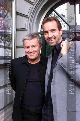 Amsterdam 23 september 2001
Premiere de Titanic in Carre
Barry Stevens met zoon Jos Brink