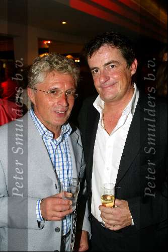 Amsterdam 22 september 2003
Premiere in de wolken
Johnny Kraaykamp jr met Jacques D\'Ancona