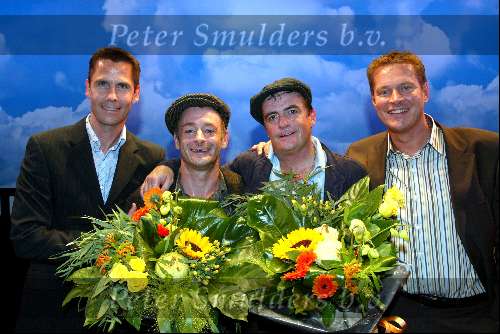 Amsterdam 22 september 2003
Premiere in de wolken
met Johnny Kraaykamp jr en Laus Steenbeeke Albert Verlinde