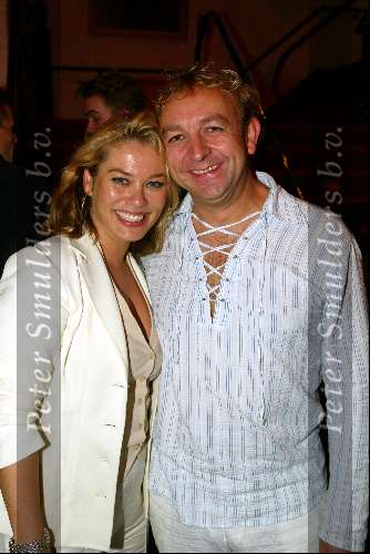 Amsterdam 22 september 2003
Premiere in de wolken 
Jon v Eerd en Antje Monteiro
