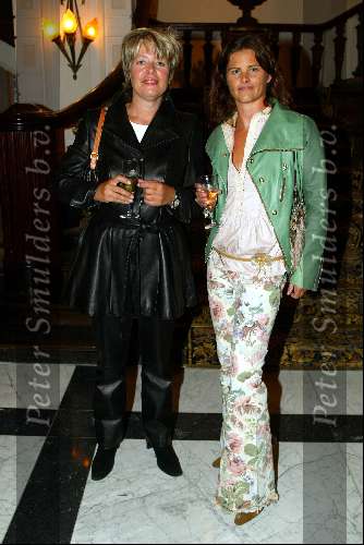 Amsterdam 9 mei 2003
Modeshow frans molenaar in amstel hotel.
Judith Heinsbroek (rechts)