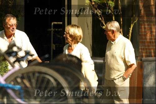 Amsterdam 17 september 2003
Rinus Michels met zijn vrouw Wil Michels op Cornelis Schuytstraat