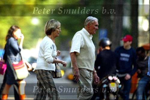 Amsterdam 17 september 2003
Rinus Michels met zijn vrouw Wil Michels op Cornelis Schuytstraat