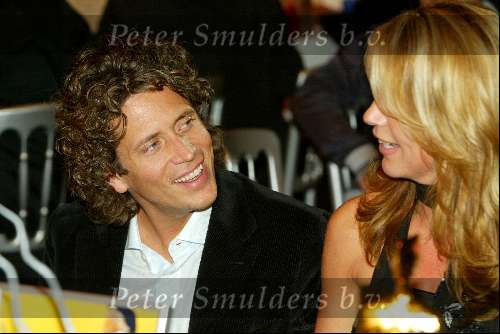 Hilversum 25 september 2003
Uitreiking van de gouden beelden in studio 21
Linda de Mol en Sander