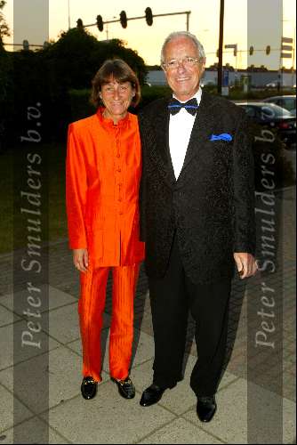 Hoofddorp 3 september 2003
30 jaar cafe la bastille in claus party house
Theo Heuft met vrouw