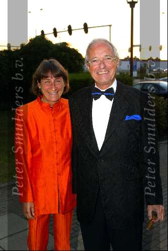 Hoofddorp 3 september 2003
30 jaar cafe la bastille in claus party house
Theo Heuft met vrouw