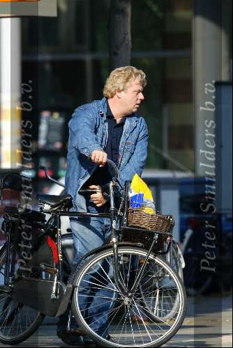 Amsterdam 26 september 2003
Theo v Gogh op de fiets