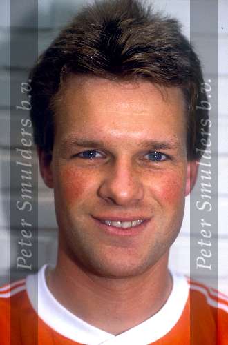 18 April 1990 Ronald Koeman en Erwin Koeman als coulomnnisten voor Aktueel Wereldkampioenschap in Italie
