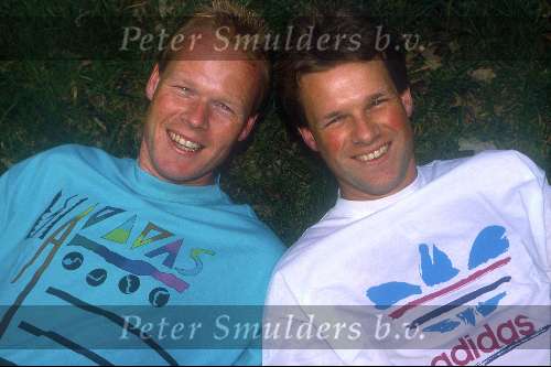 18 April 1990 Ronald Koeman en Erwin Koeman als coulmnisten voor Aktueel Wereldkampioenschap in Italie