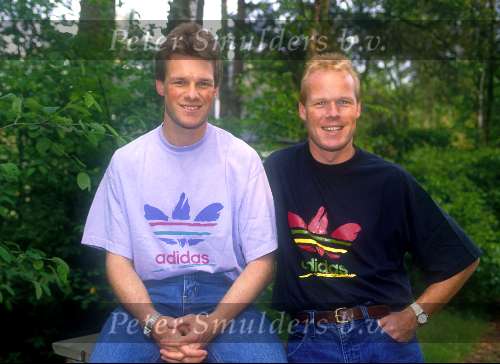 18 April 1990 Ronald Koeman en Erwin Koeman als coulmnisten voor Aktueel Wereldkampioenschap in Italie