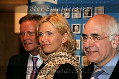 Amsterdam 26 april 2004
Persconferentie de grootste Nederlander.
Frits Spits met Fons de Poel en Anita Witsier