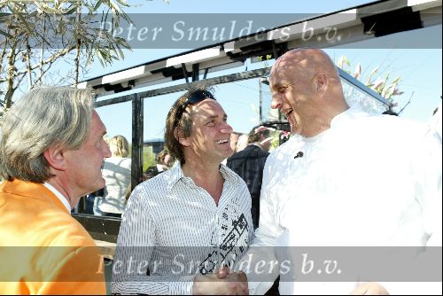 Ouderkerk aan de Ijssel 24 april 2004
Opening Klein Paardenburg in Ouderkerk aan de Amstel.
Erik de Vlieger met chefkok