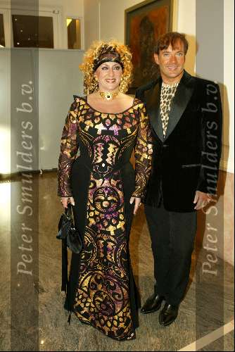 Scheveningen 4 april 2004
Premiere Lion King in Kurhaus.
Karin Bloemen met Gerard Joling