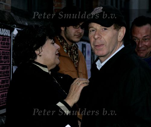 Amsterdam 17 april 2005
Benefietconcert voor Wally tax in Paradiso.
Frits Barend en Hanneke Groenteman
Peter Smulders bv