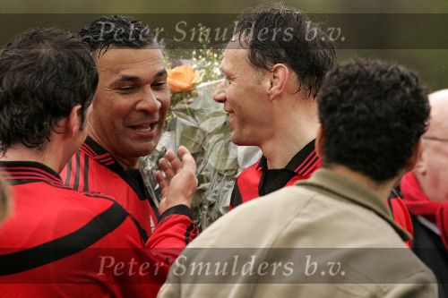 Amsterdam 9 april 2005
AFC 3 wordt kampioen. AFC met Ruud Gullit Stanley Menzo, Aron Winter, Johnny v t Schip, Marco v Basten (nummer 14), John Ewbank en Duncan Stutterheim. Ruud met  Marco v Basten
Peter Smulders bv