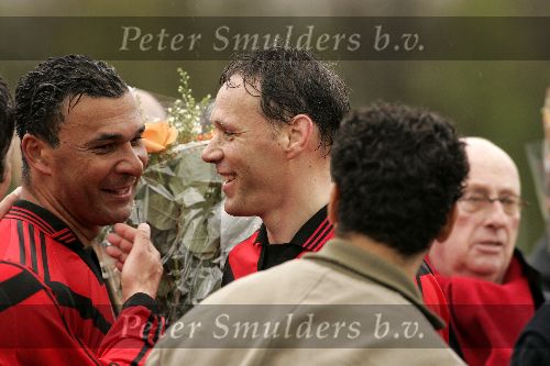 Amsterdam 9 april 2005
AFC 3 wordt kampioen. AFC met Ruud Gullit Stanley Menzo, Aron Winter, Johnny v t Schip, Marco v Basten (nummer 14), John Ewbank en Duncan Stutterheim. Ruud met  Marco v Basten
Peter Smulders bv